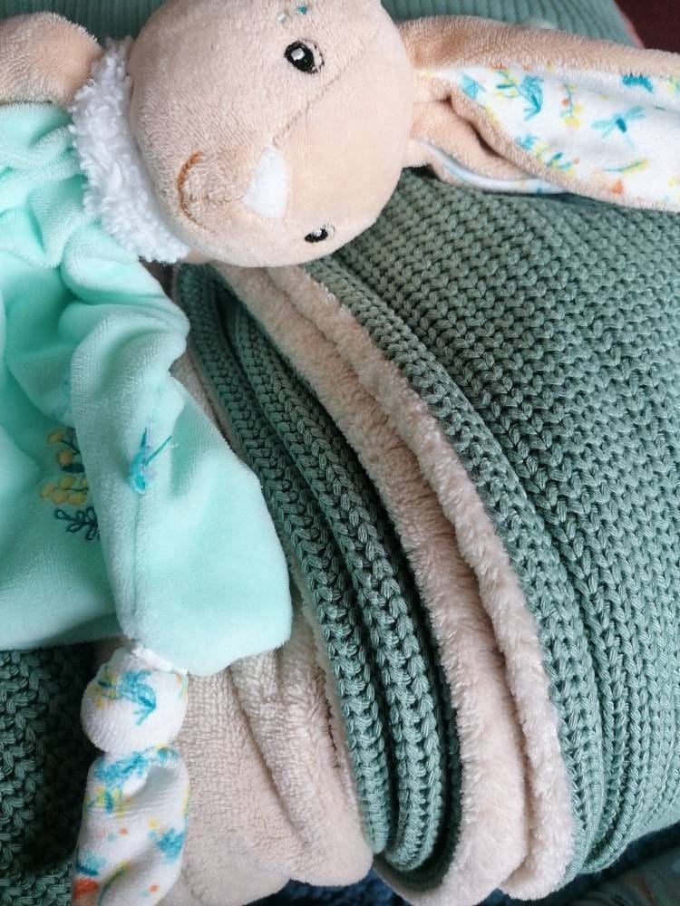 Customer photo review of Kuscheldecke • Strick • Seegrün