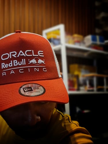 Customer photo review of 9FORTY E-Frame Trucker Red Bull Racing Seasonal Copper Scarlet Snapback
