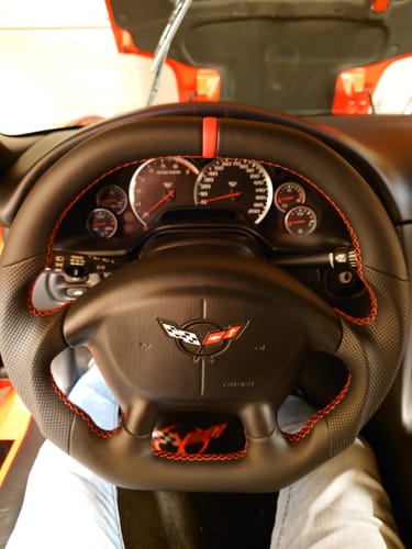Customer photo review of Flat top, perforated leather, Smooth leather, Red stitching 1997-2004 C5 CORVETTE