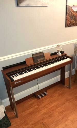 Customer photo review of Donner DDP-200 88 Key Weighted Hammer Upright Digital Piano