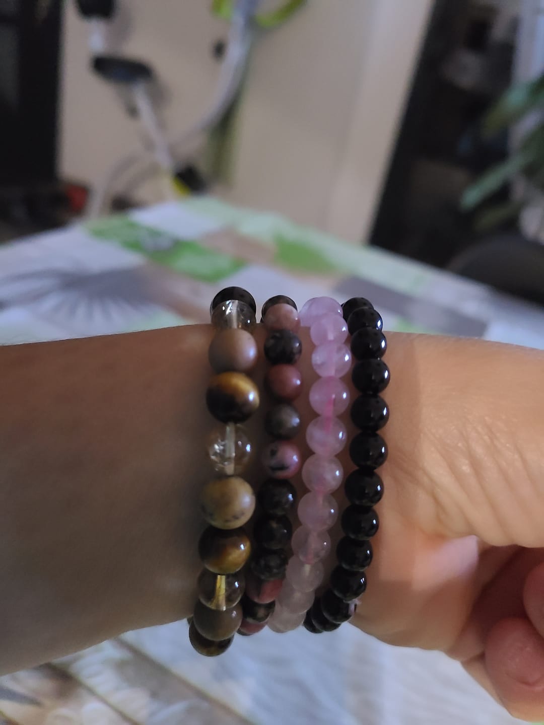 Customer photo review of Trio de Bracelets "Paix & Équilibre" en Onyx, Quartz Rose & Rhodonite