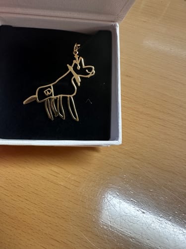 Customer photo review of Persönliche Kinderzeichnung als Halskette oder Anhänger