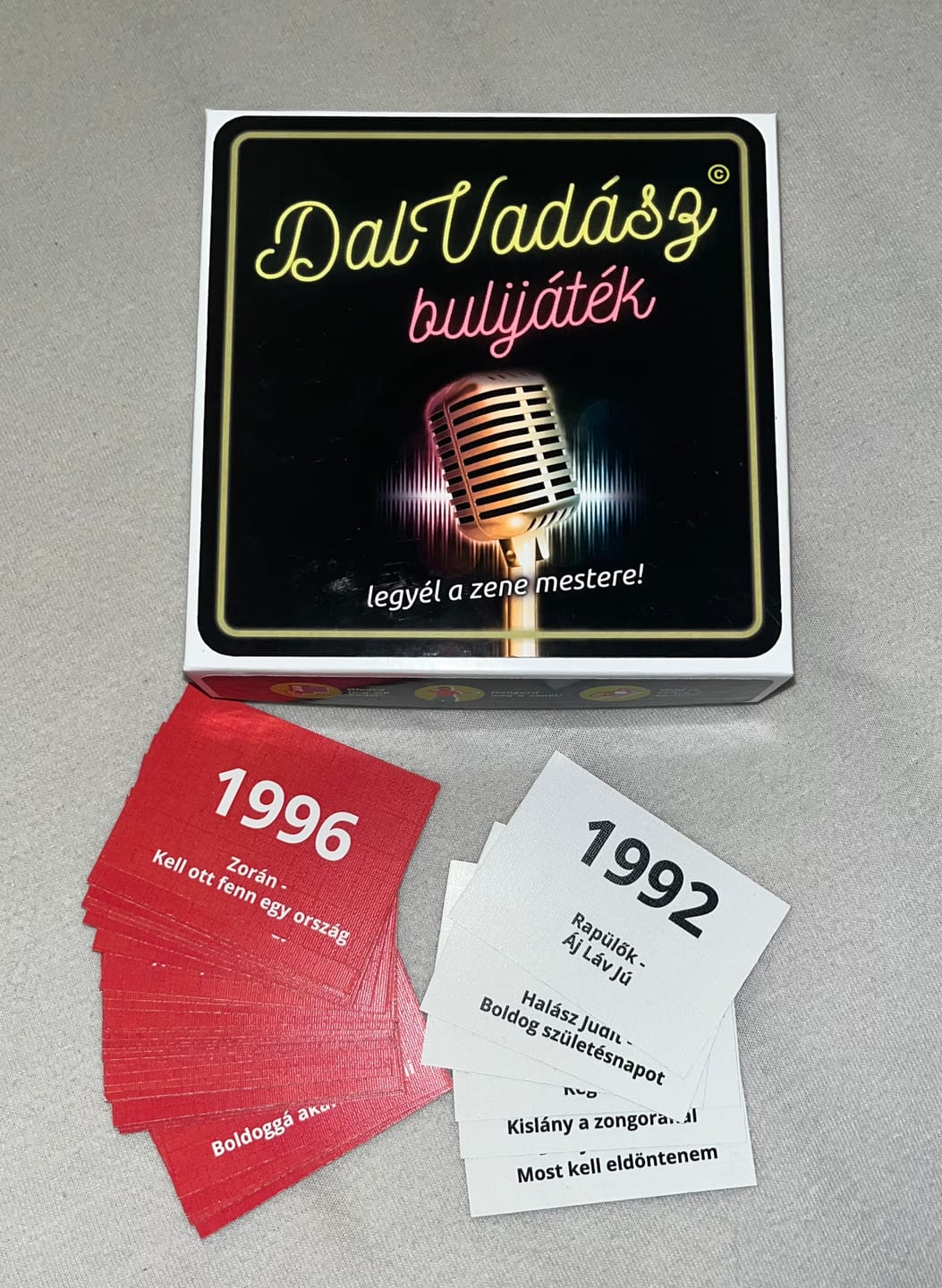 Customer photo review of Dalvadász bulijáték magyar zenékkel - KLASSZIKUS tavaszi Csomag (Alap csomag 144 kártya + 108 kiegészítő kártya)