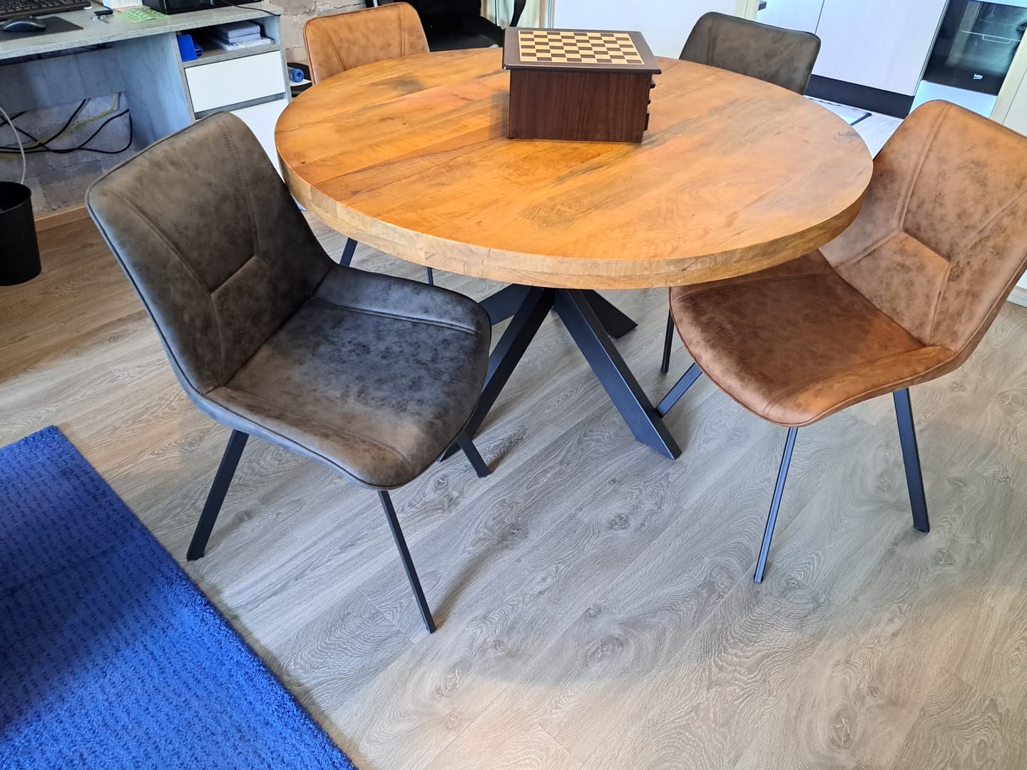 Customer photo review of Sila Mangohouten Ronde Eettafel