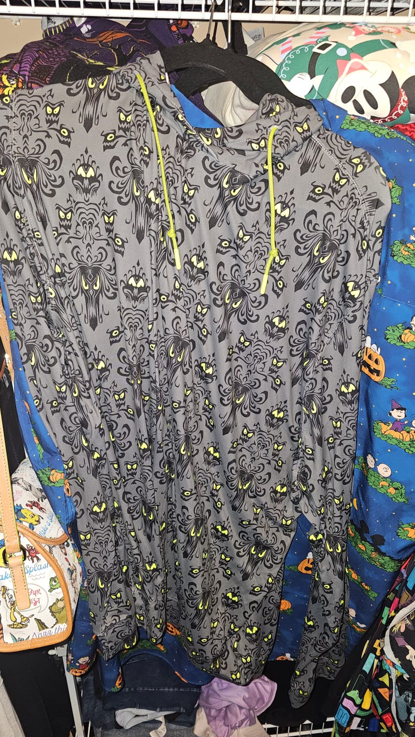 Customer photo review of Disney’s Haunted Mansion "Wall Creeps" – Performance Hoodie