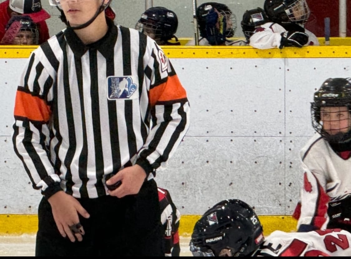 Customer photo review of Hockey Quebec Crest