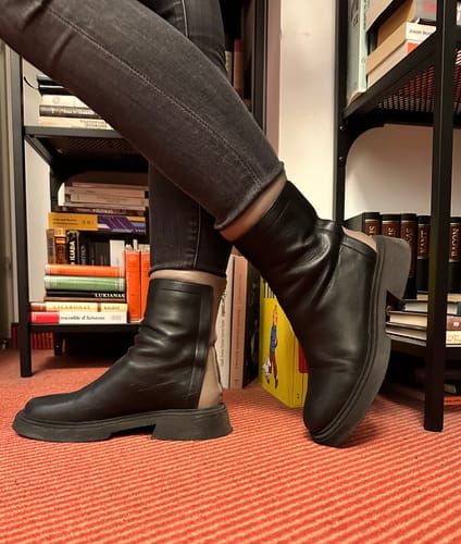 Customer photo review of "Seamless Boots"