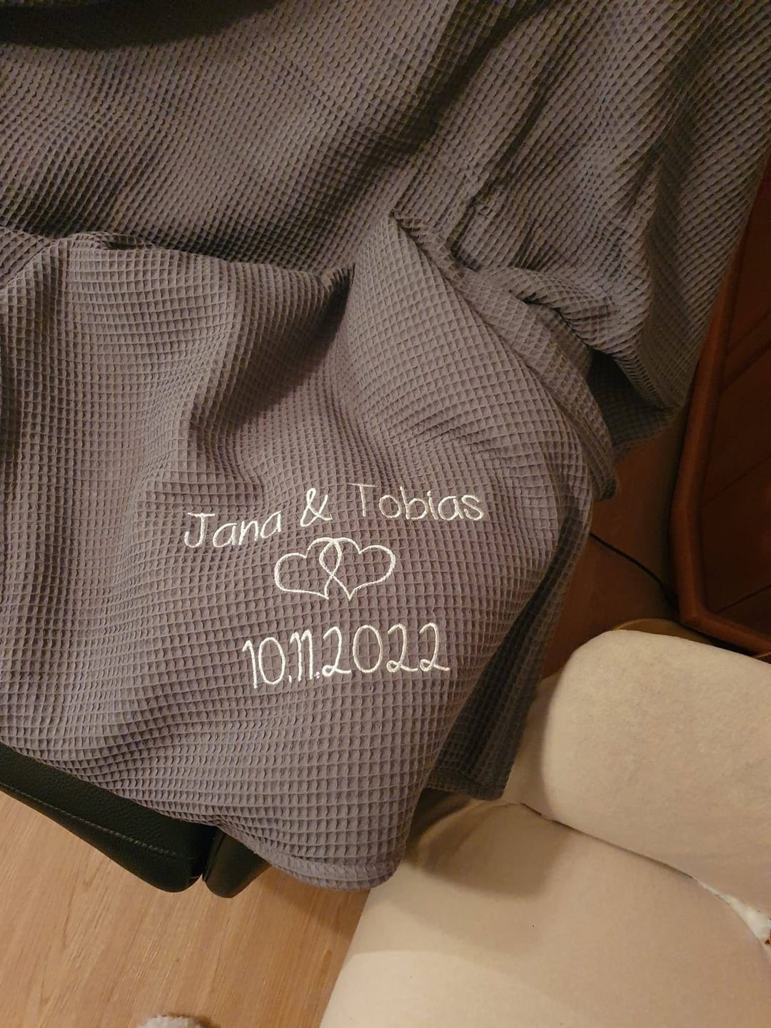 Customer photo review of Kuscheldecke • Vollkommen •  210 x 145 cm • "Classic" • Grau • Gletschergrau