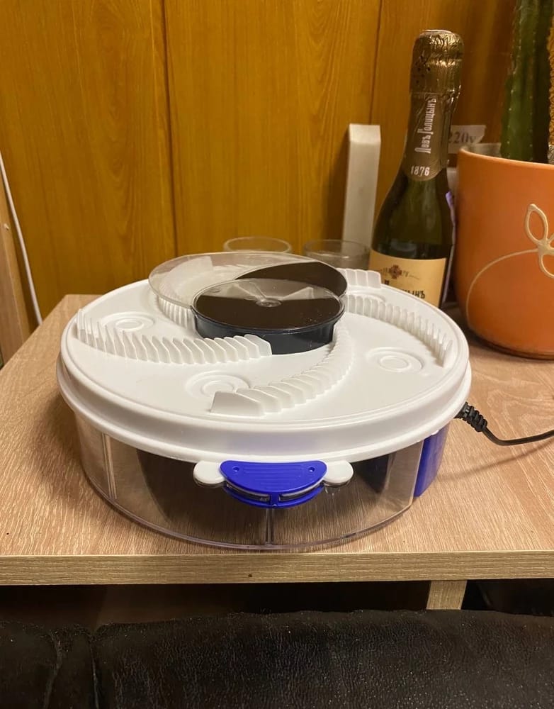 Customer photo review of EcoTrappe - Attrape-Mouche Électrique