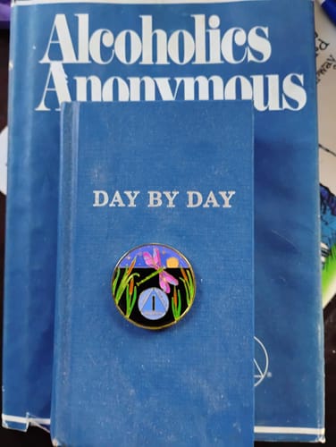 Customer photo review of Dragonfly 9th Step 1 Year Specialty AA Recovery Medallion - Tri-Plated One Year Chip/Coin