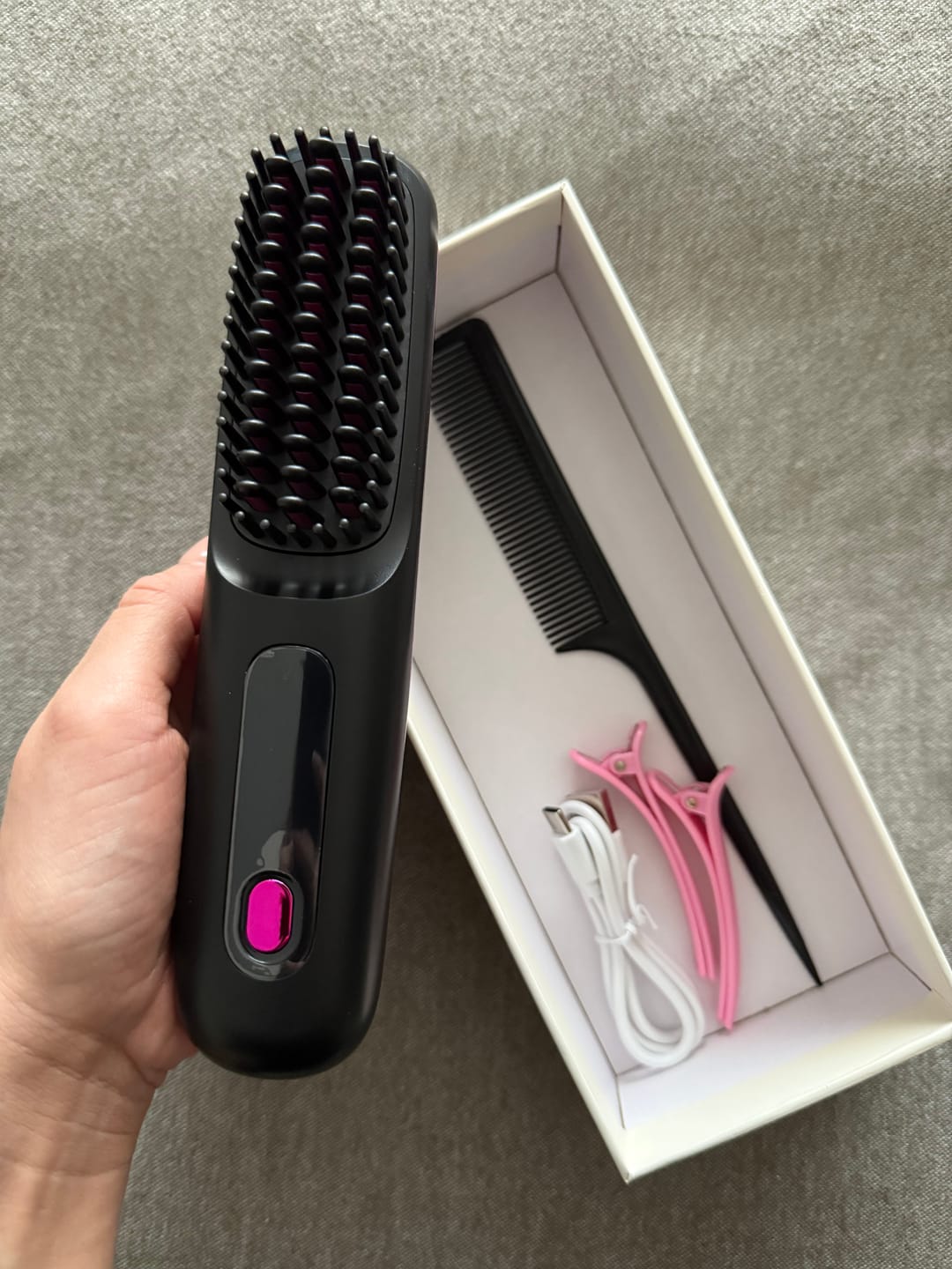 Customer photo review of LumoShine Brush® - Vielseitige Bürste für jeden Haarstyle