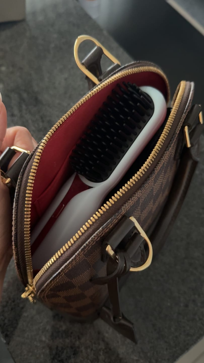 Customer photo review of LumoShine Brush® - Vielseitige Bürste für jeden Haarstyle
