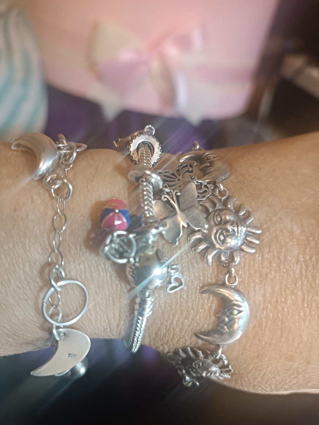 Customer photo review of Pulsera Esfera de Amor y Corazon