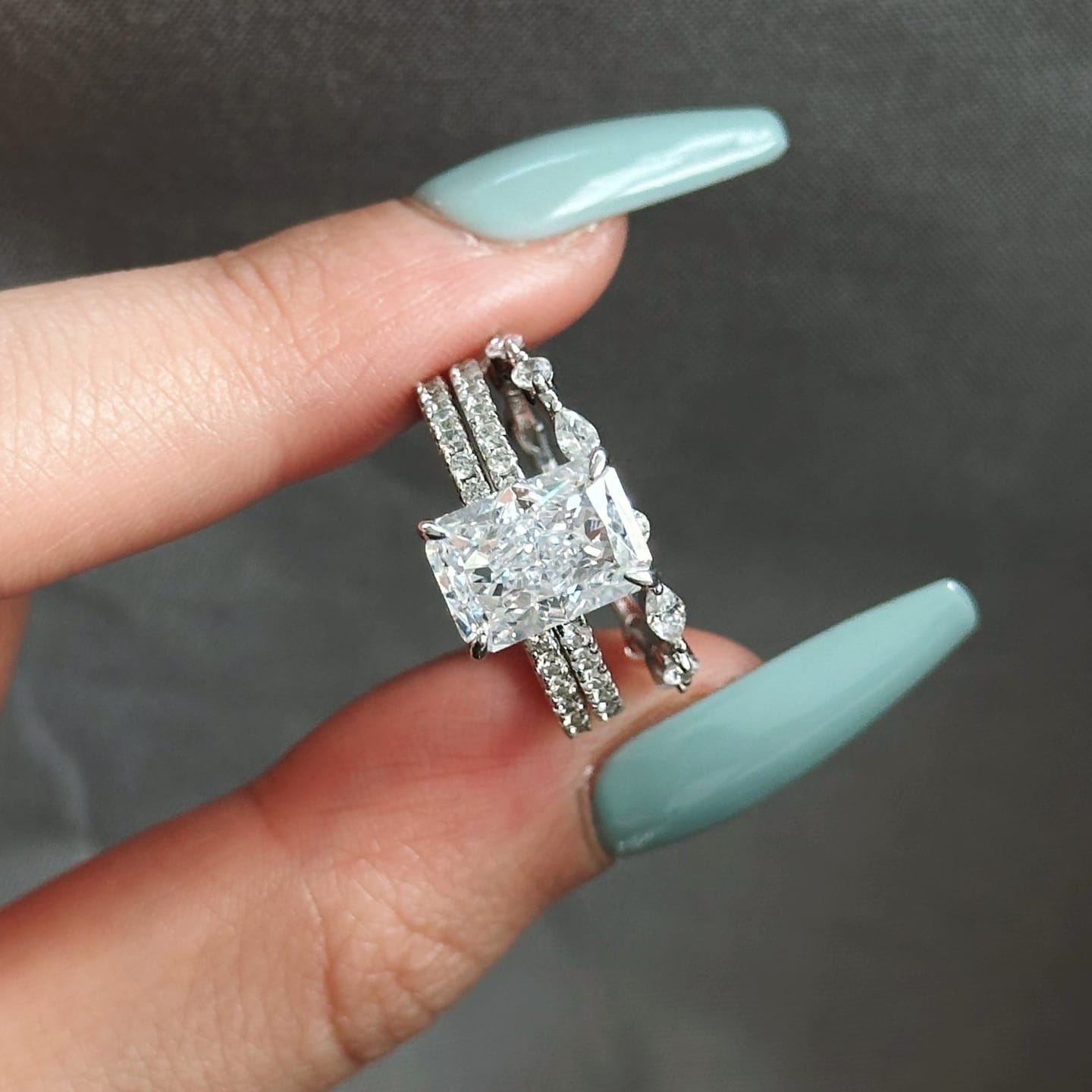 Customer photo review of S925 3.5Ct Radiant Cut 3PC Wedding Ring Set Stackable Rings For Everyday Wear