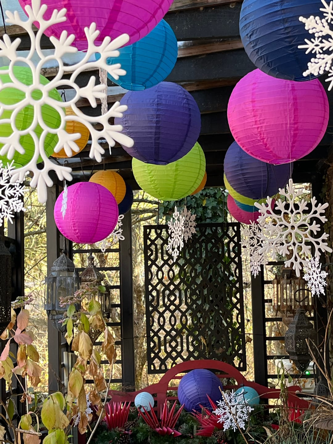 Customer photo review of Halloween 12-Piece Purple / Green Paper Lantern Party Pack Set, Assorted Hanging Decoration
