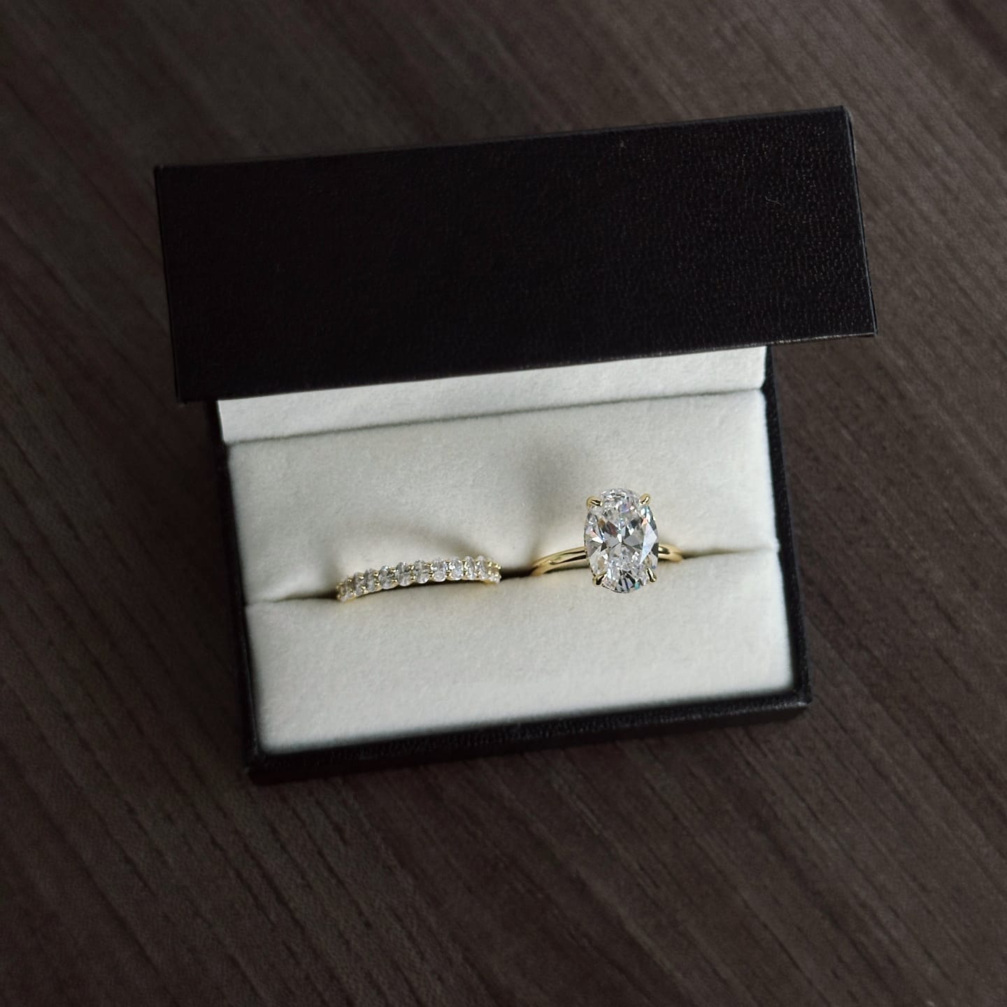 Customer photo review of S925 4.5Ct Luxury Oval Cut 2PC Wedding Ring Set In Sterling Silver Stackable Rings For Everyday Wear