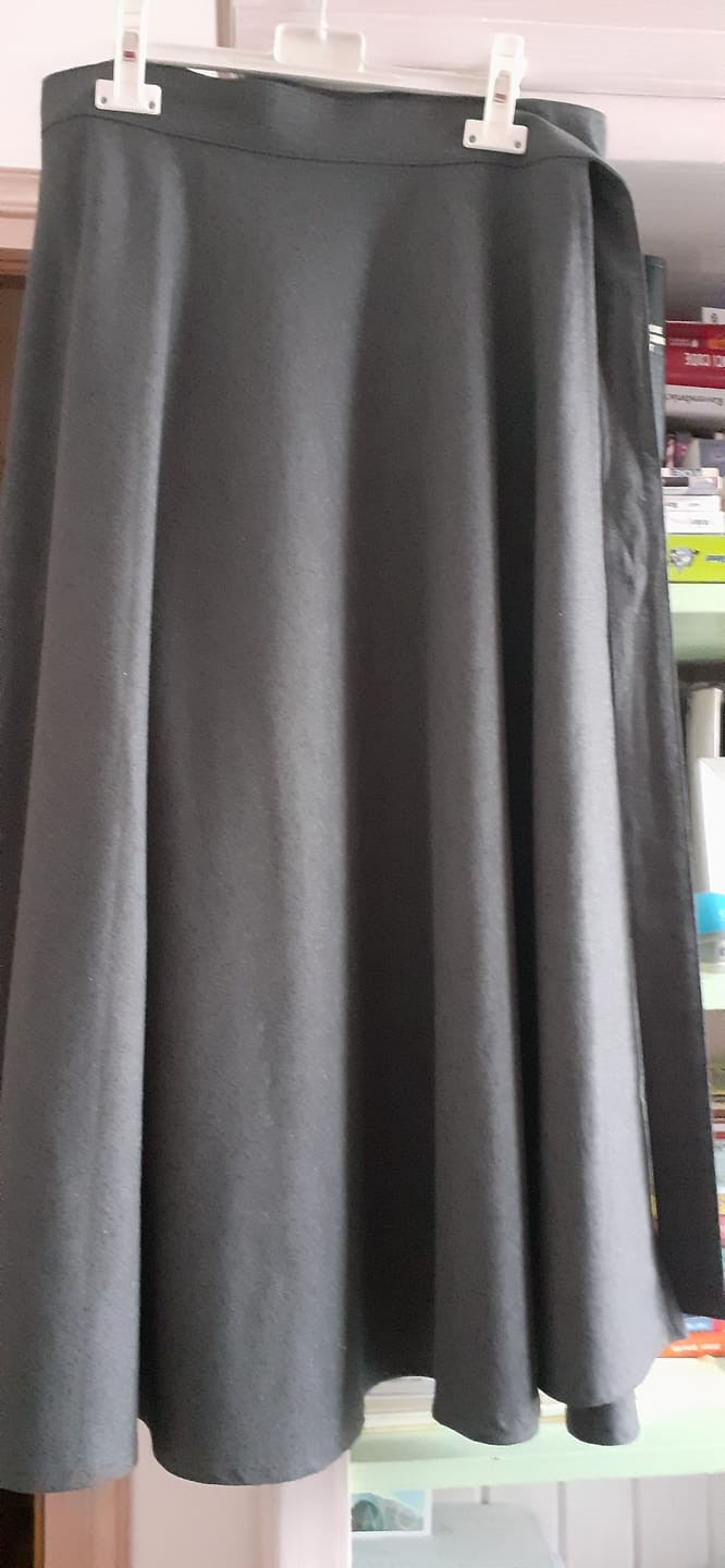 Customer photo review of Jupe portefeuille Marie flannelle grise