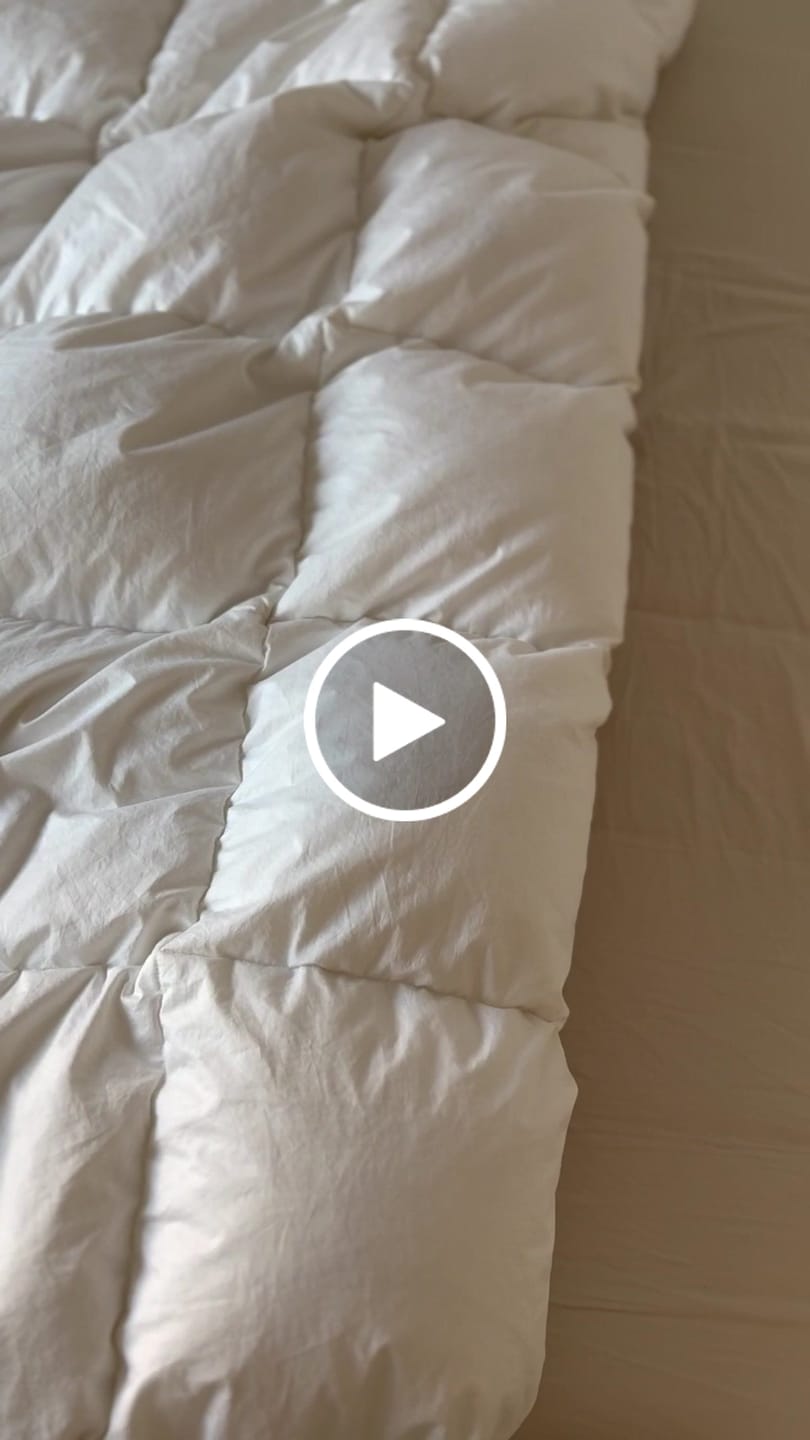 Customer video review of Pilotă Plume Puf