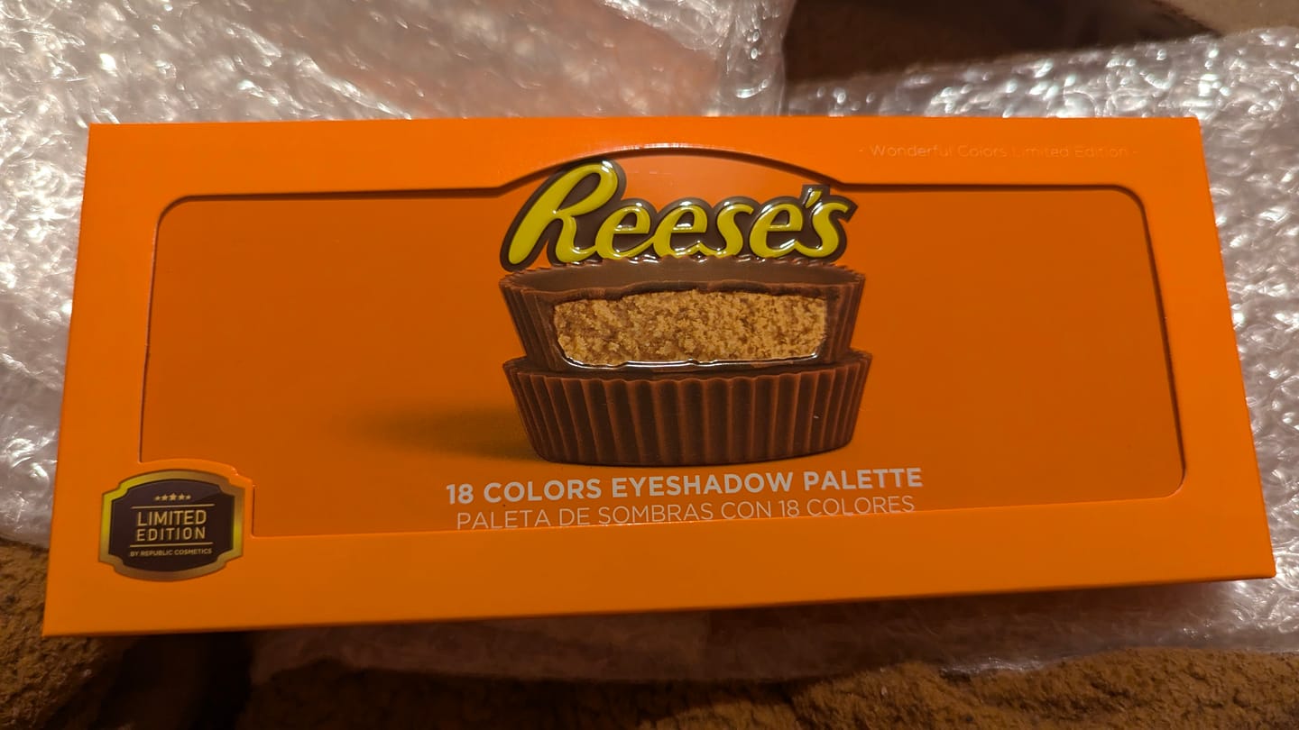 Customer photo review of Paleta de Sombras 18 tonos  "Reese's"