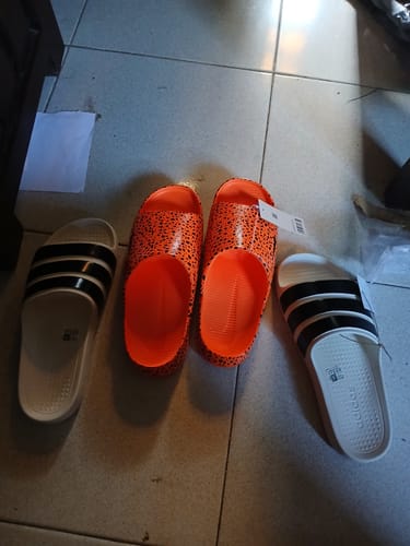 Customer photo review of Nike Men's Calm Electric Slides