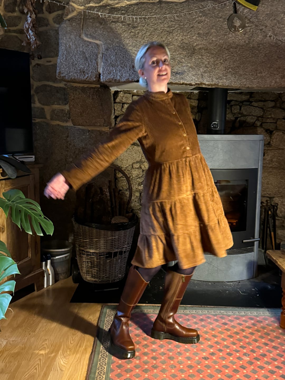 Customer photo review of Robe Bella - viscose graphique noir/ivoire