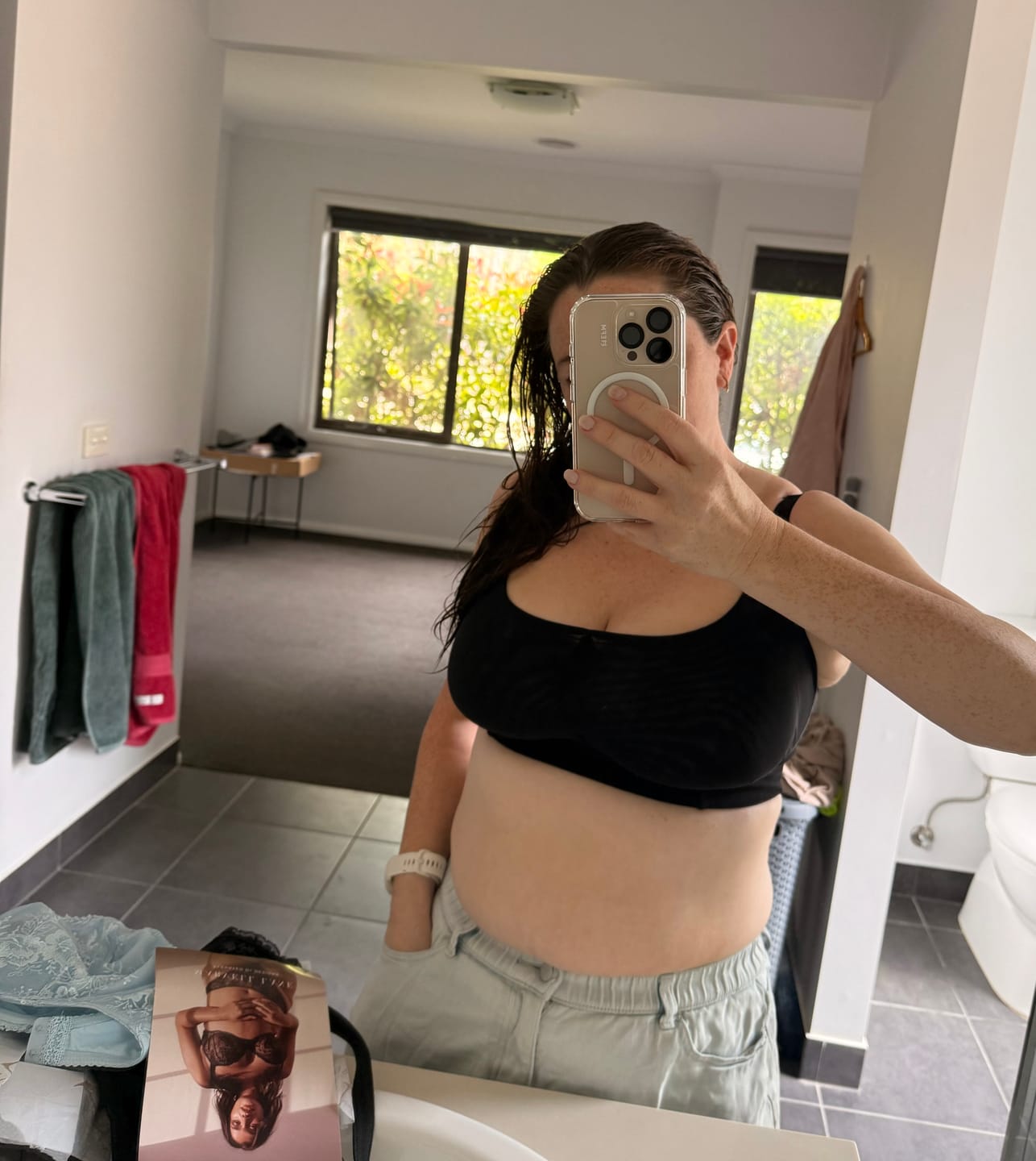 Customer photo review of BUSTY BASICS CROP - BLACK