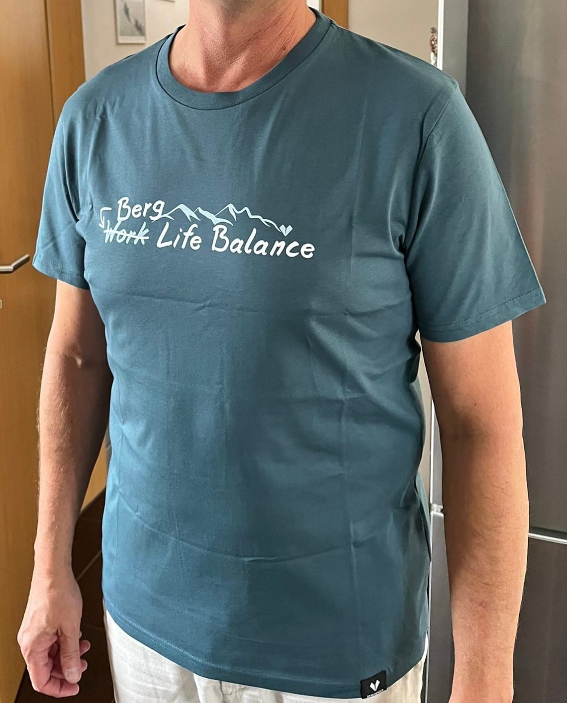 Customer photo review of Berg Life Balance - Unisex Premium Organic Shirt