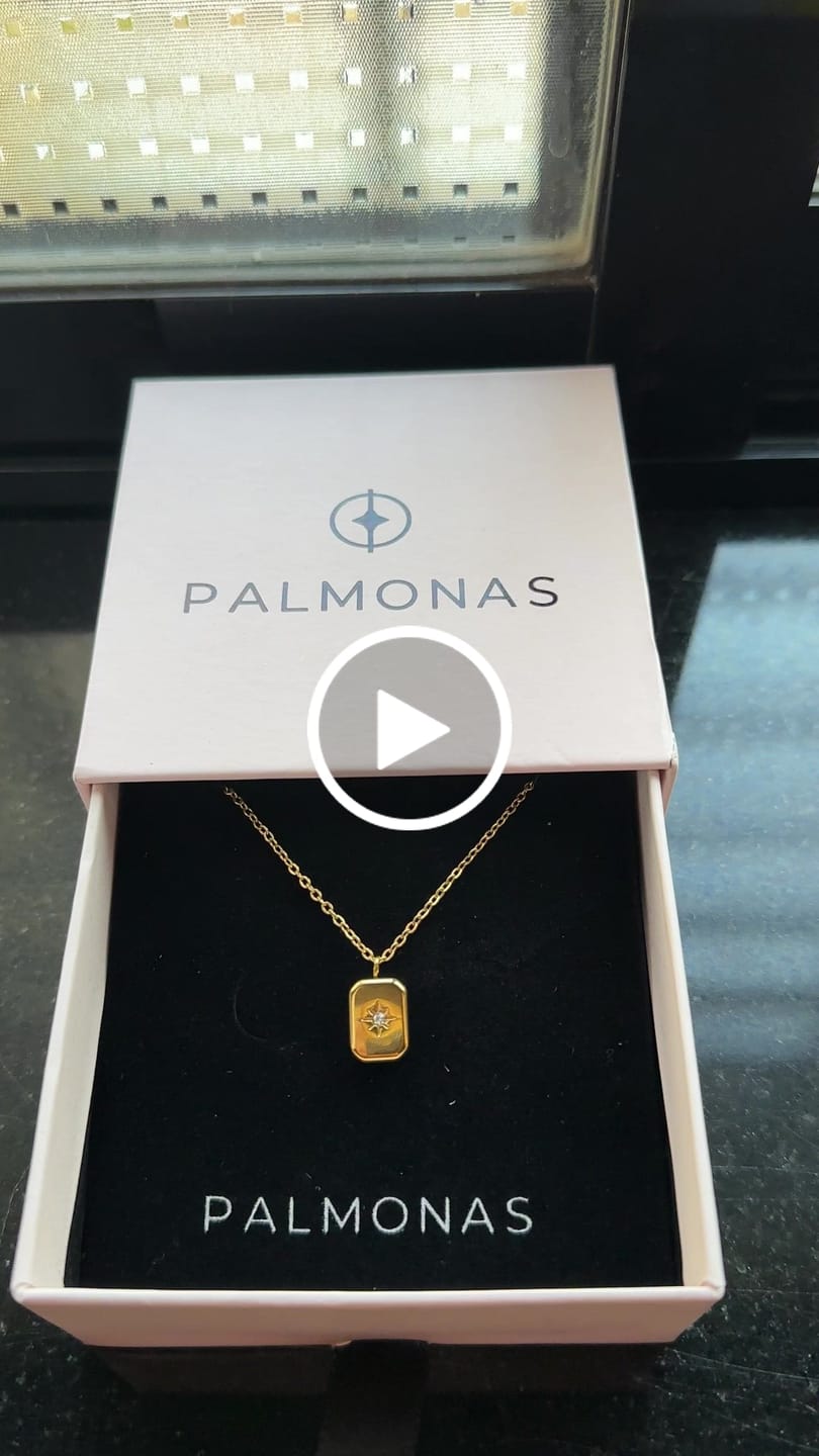 Customer video review of Classic Floral Necklace