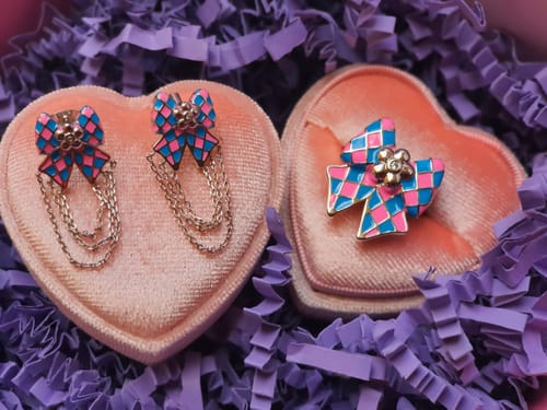 Customer photo review of Harlequin Bow Ring