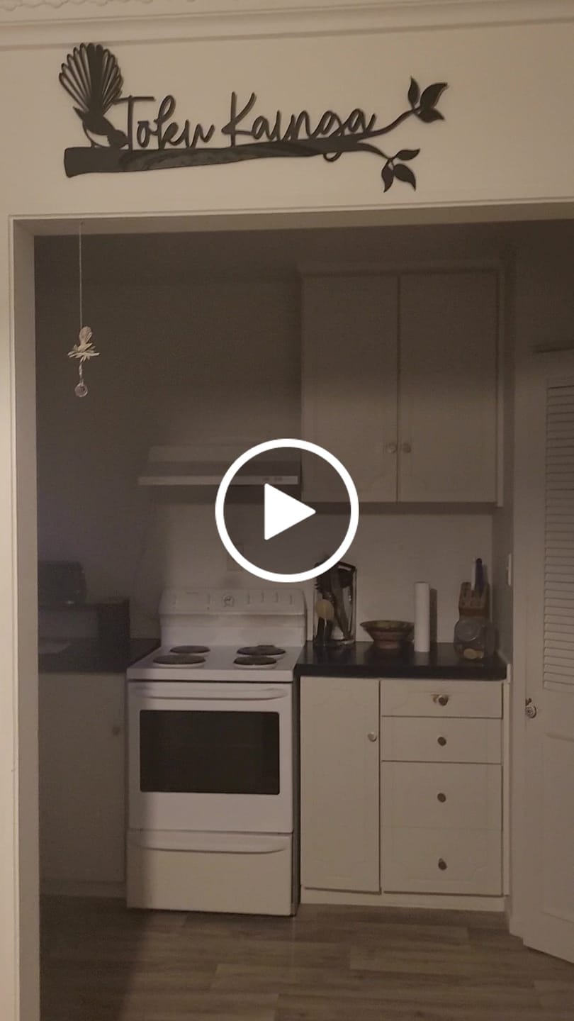 Customer video review of Personalised Fantail Tree Branch