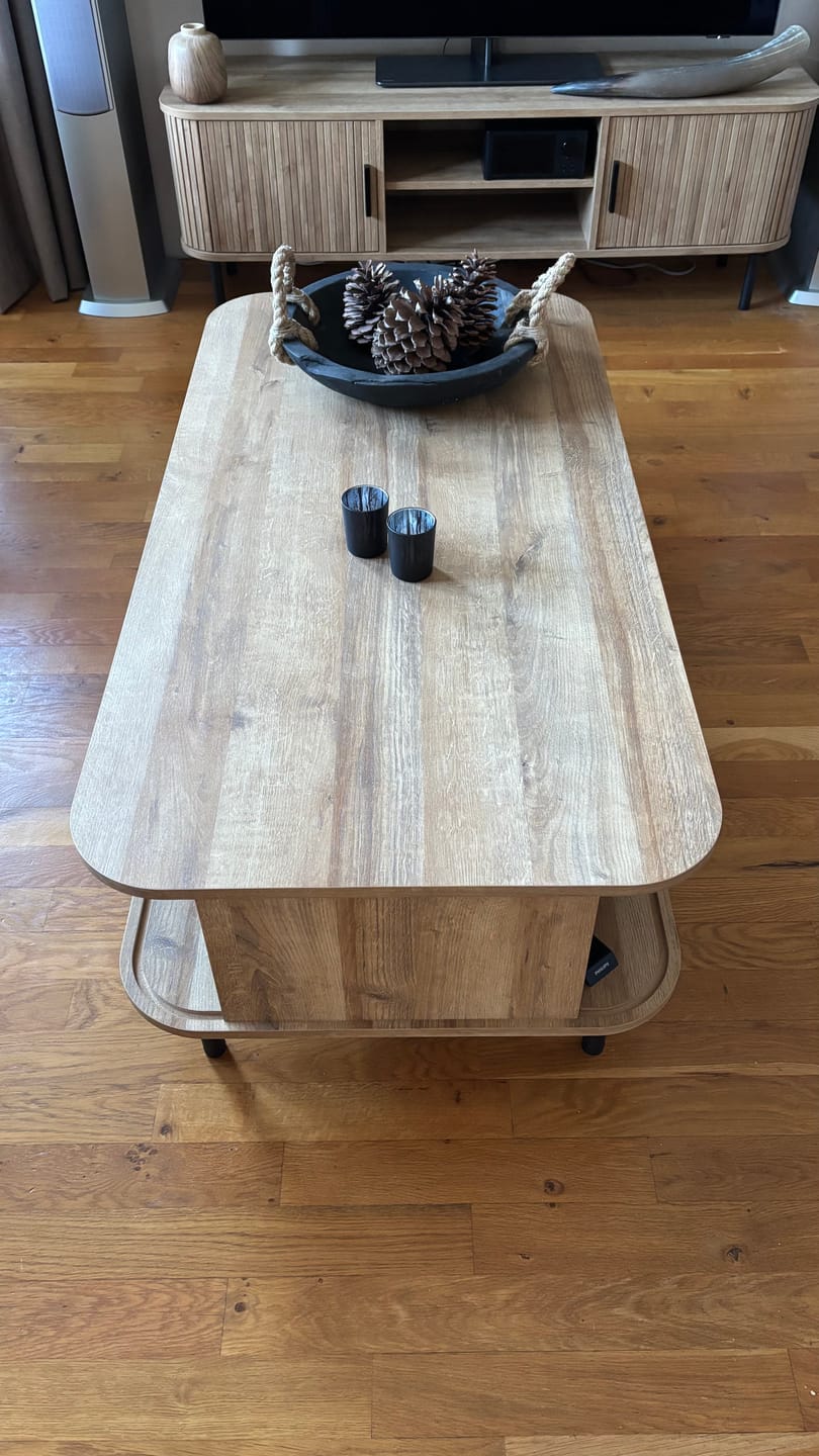 Customer photo review of "Bali" Moderne Salontafel met 2 Deuren en Eiken Effect Afwerking