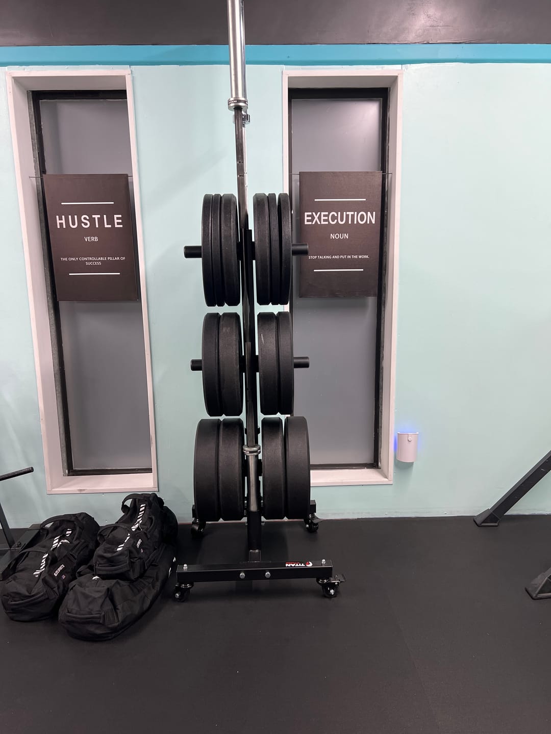 Customer photo review of URA-MAX BLACK Bumper Plate Sets