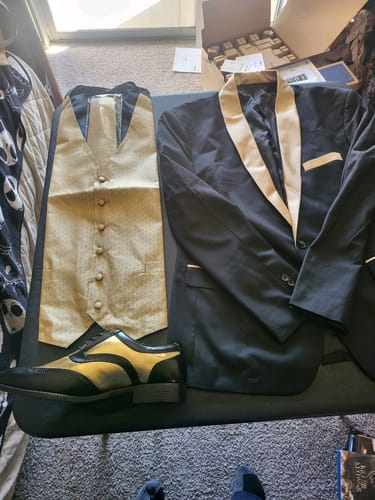 Customer photo review of Men's Gold Solid Silk Vest Necktie Pocket square Cufflinks Set