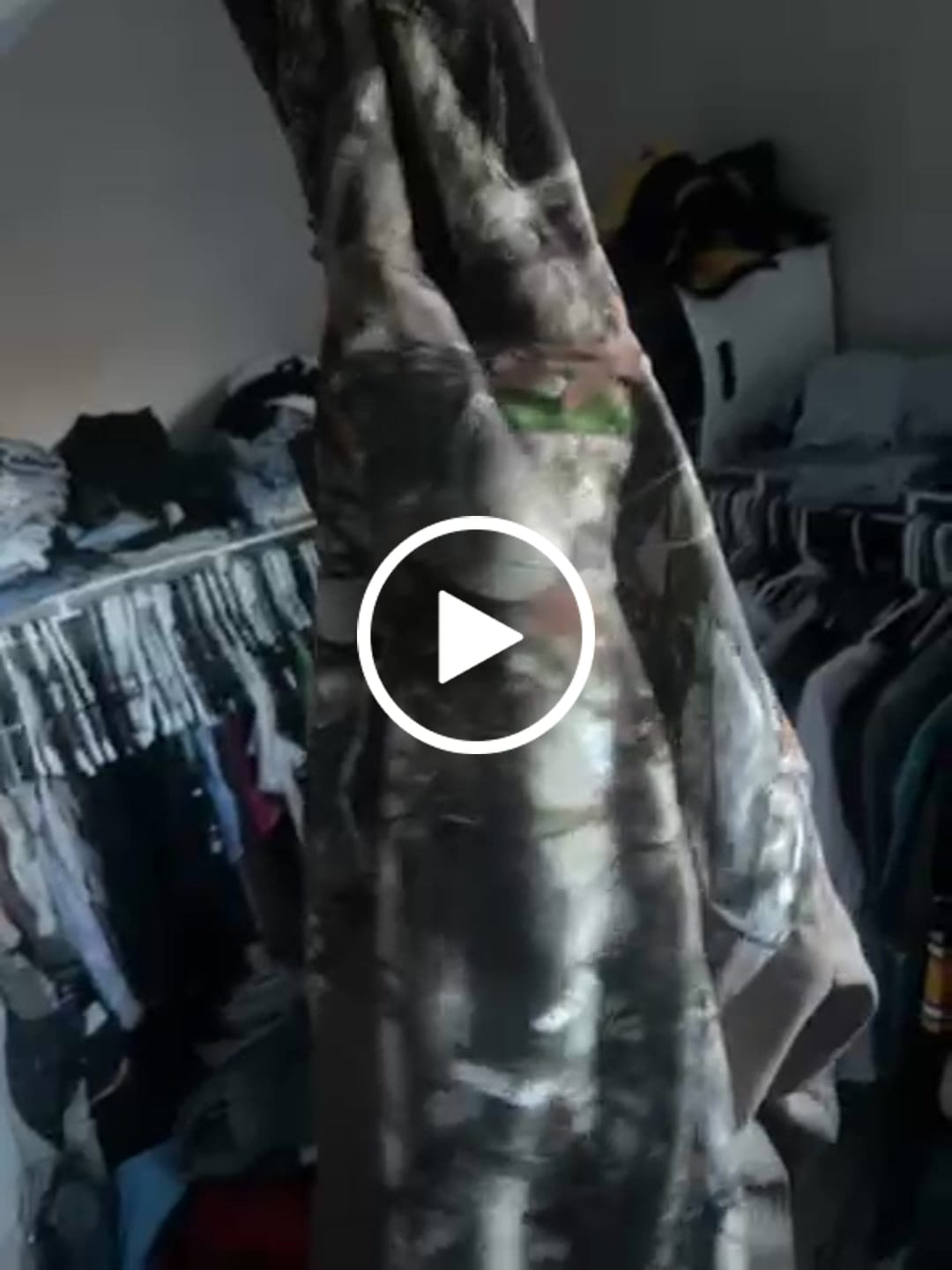 Customer video review of TideWe Men's Hunting Clothes,Silent Water Resistant Camo Hunting Suits