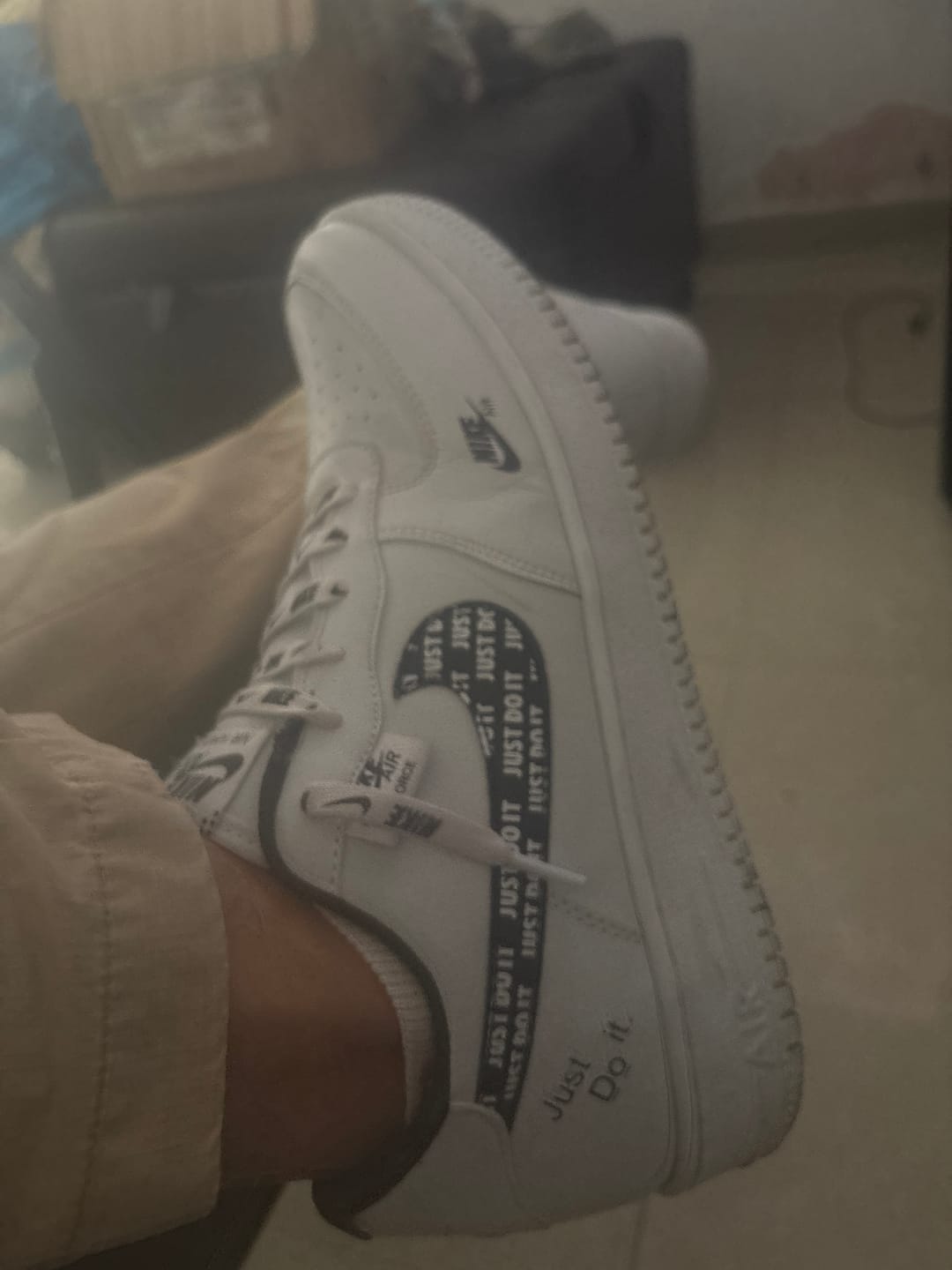 Customer photo review of Tenis 420 Blanco Negro Negro