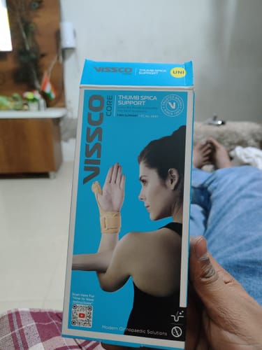 Customer photo review of Thumb Spica Support for Both Left/Right - Locks the Thumb Free Hand Movement for Men & Women | Thumb Injuries, Pain Solution for Ligament laxity (Beige)