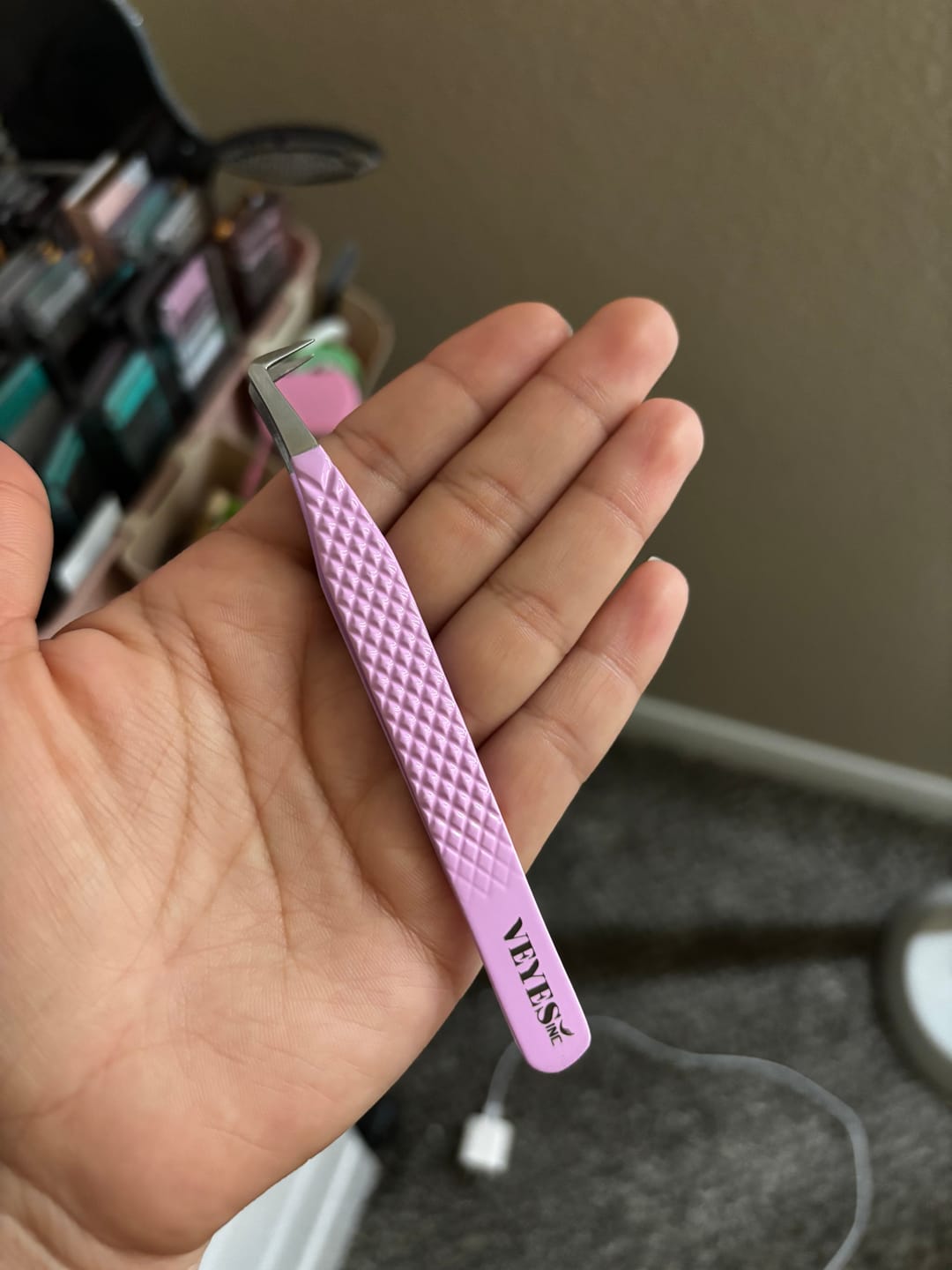 Customer photo review of L Boot Volume Lash Tweezer