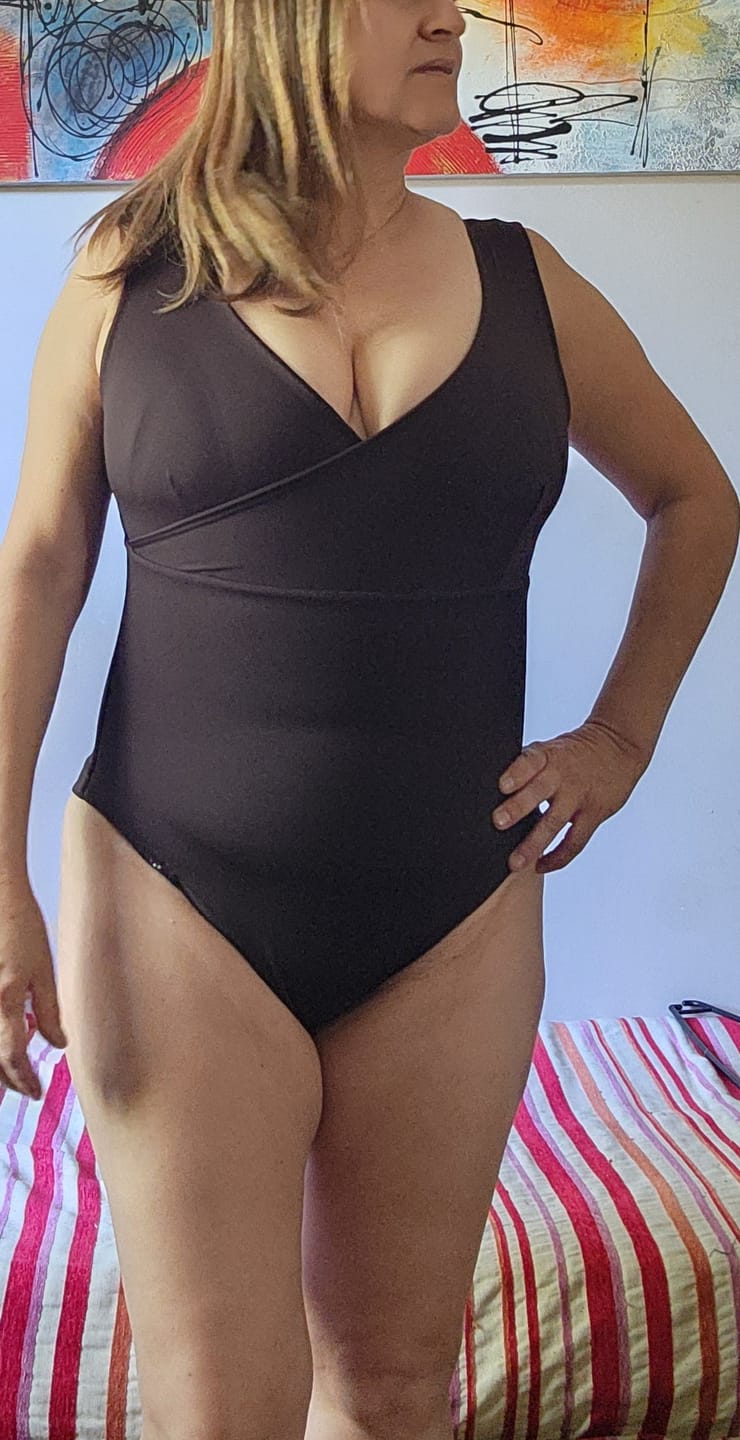 Customer photo review of BODY MODELADOR ESCOTE CRUZADO SIN MANGA