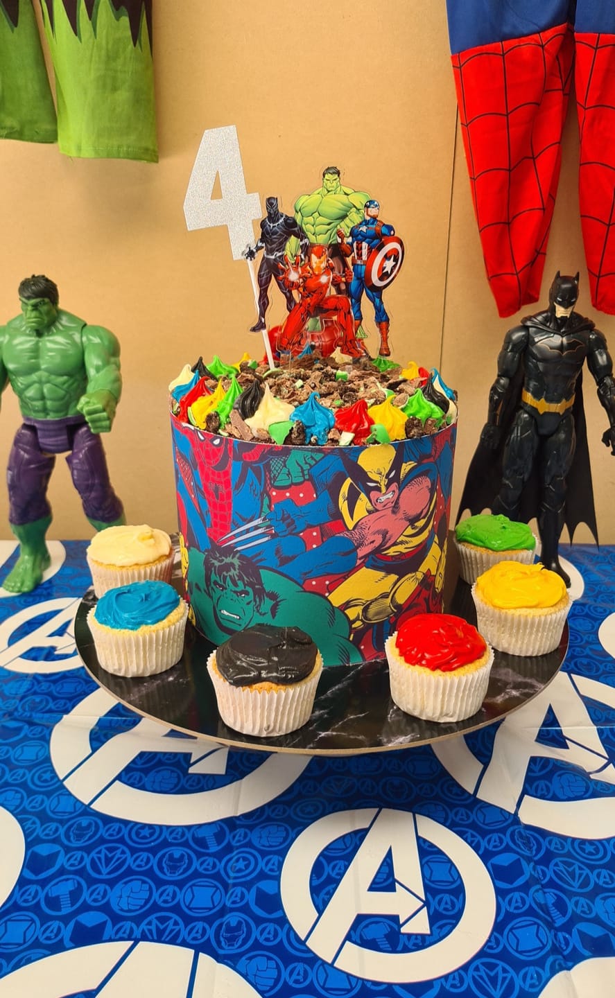 Customer photo review of Superhero Marvel Avengers - Edible Icing Cake Wrap