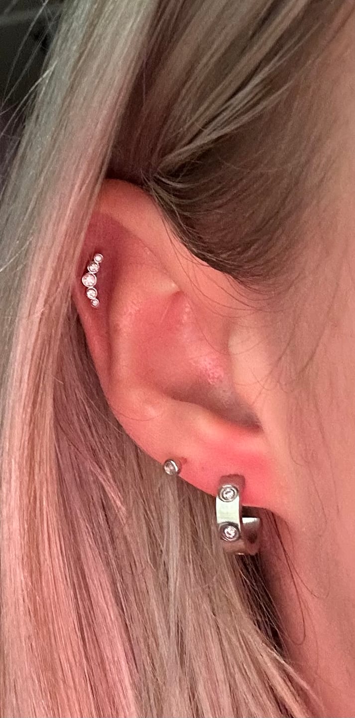 Customer photo review of Arianna Ohrstecker | 18K vergoldet