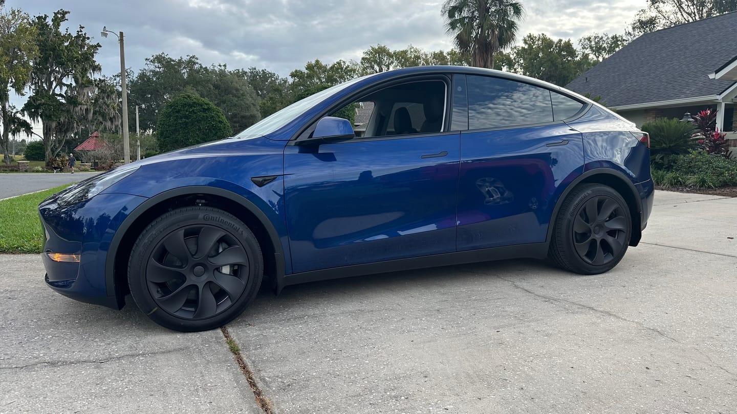 Customer photo review of TESPLUS 19'' Induction Style Wheel Cover for Model Y