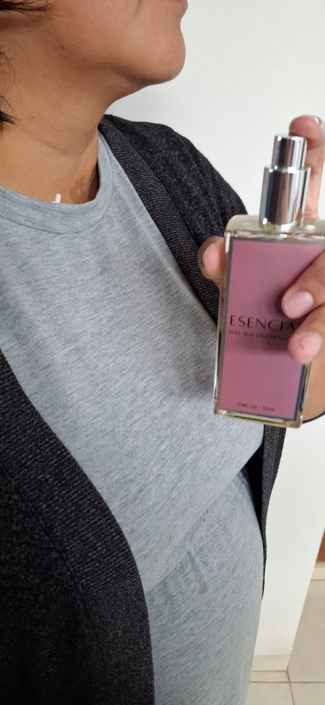 Customer photo review of M142 Inspirado en: Touch Of Pink - Lacoste