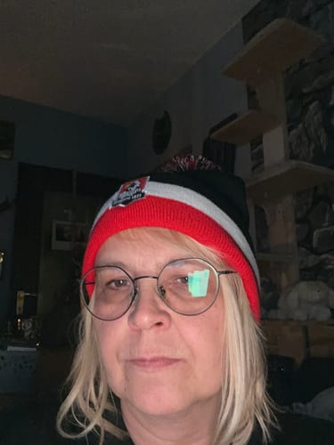 Customer photo review of Skimütze mit Bommel schwarz weiß rot gestreift