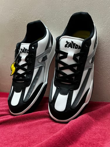 Customer photo review of CRUZ Graphite Black Men's casual sneaker