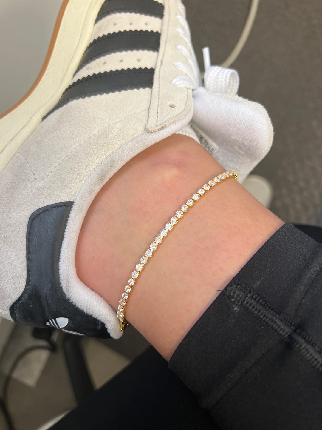 Customer photo review of Tennis Fußkette | 18K vergoldet