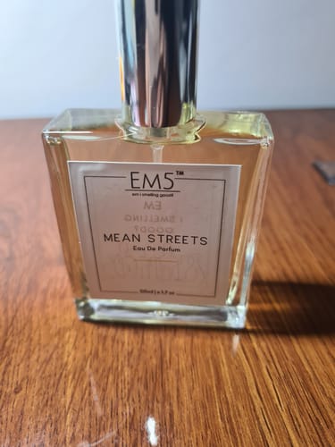 Customer photo review of EM5™ Mean Streets Perfume for Men | Eau De Parfum Spray | Warm Spicy Citrus Woody Fragrance Accords | Luxury Gift for Him | Sizes Available: 50 ml / 15 ml