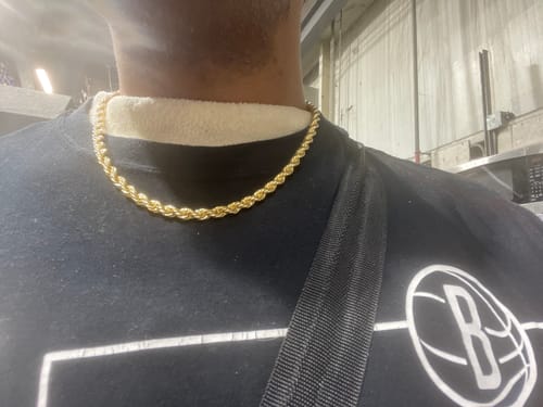 Customer photo review of 6MM Gold Plated Rope Chain Necklace