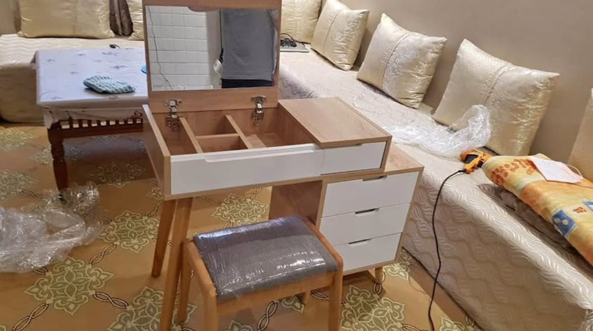 Customer photo review of Coiffeuse SIGMA avec miroir et avec Rangement - blanc et chêne