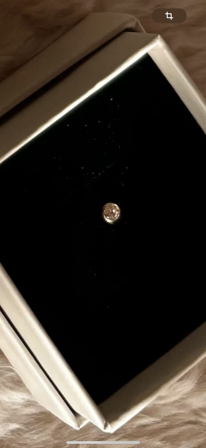 Customer photo review of Simple Stone Labret Piercing - Titan