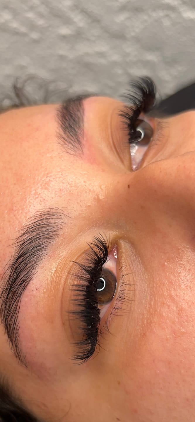 Customer photo review of Premium Eyelash Extensions 0.03mm